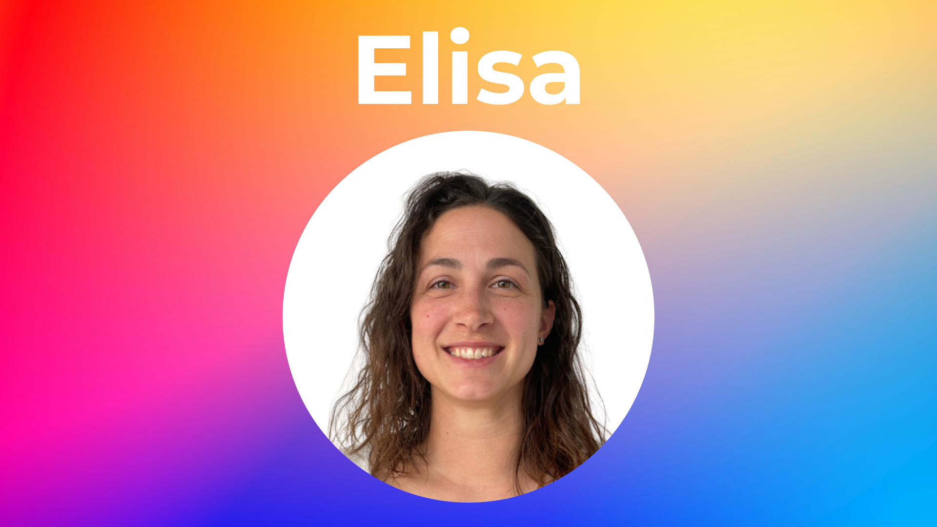 Foto di Elisa Fusari su sfondo colorato