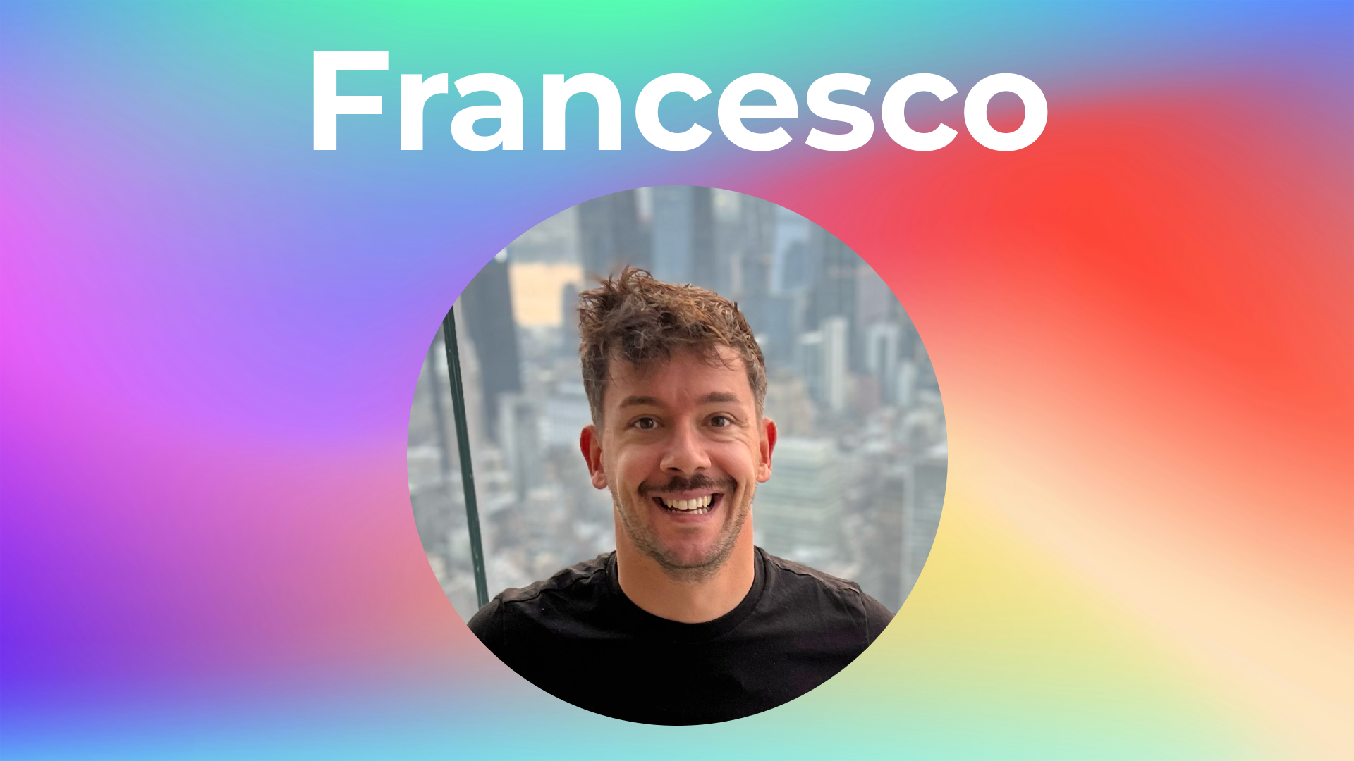 Foto di Francesco Monducci su sfondo colorato