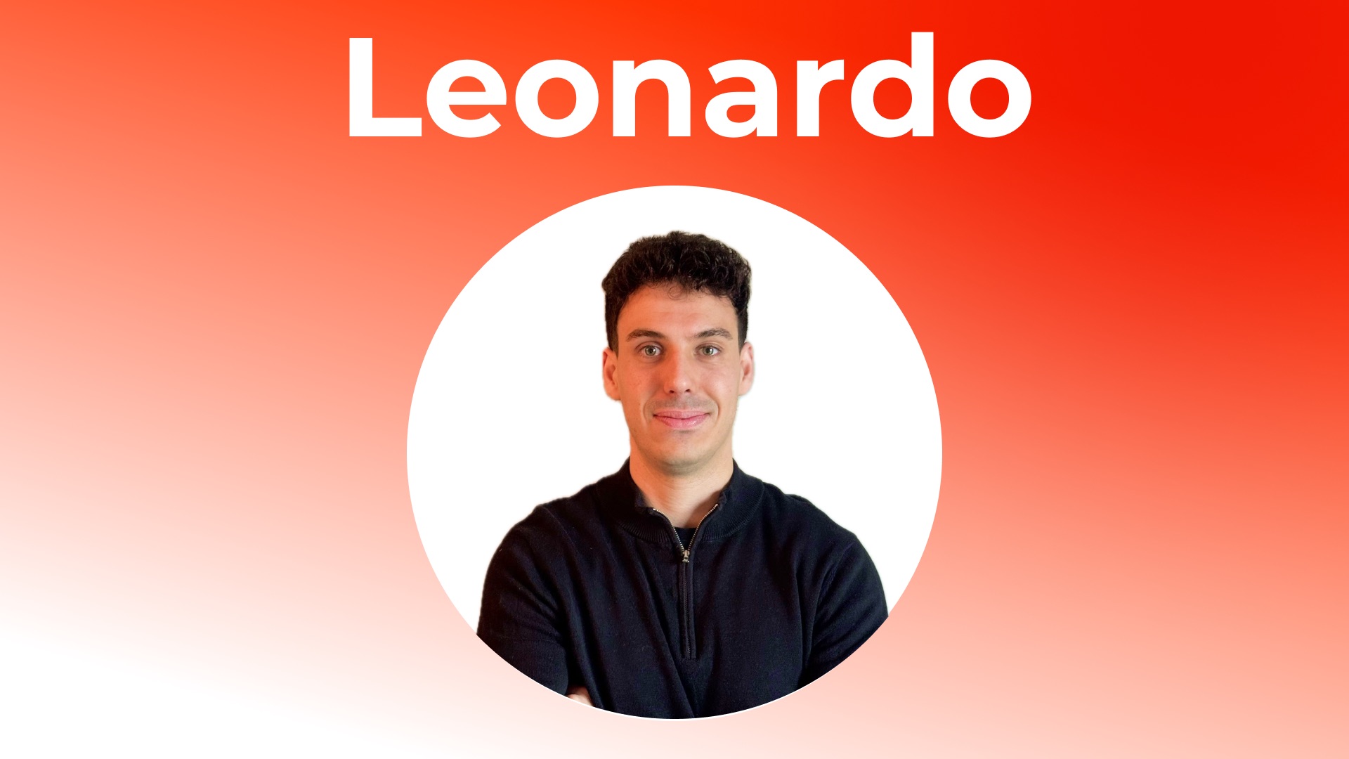 Grafica con foto profilo di Leonardo e titolo bianco con il suo nome